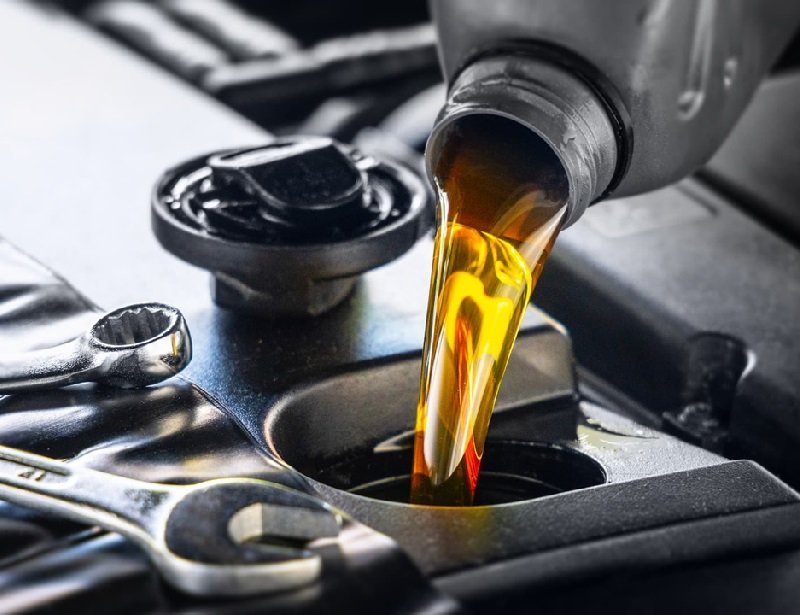 Oil Change Service in Warsan Dubai — Mobile Mechanic at Your Door